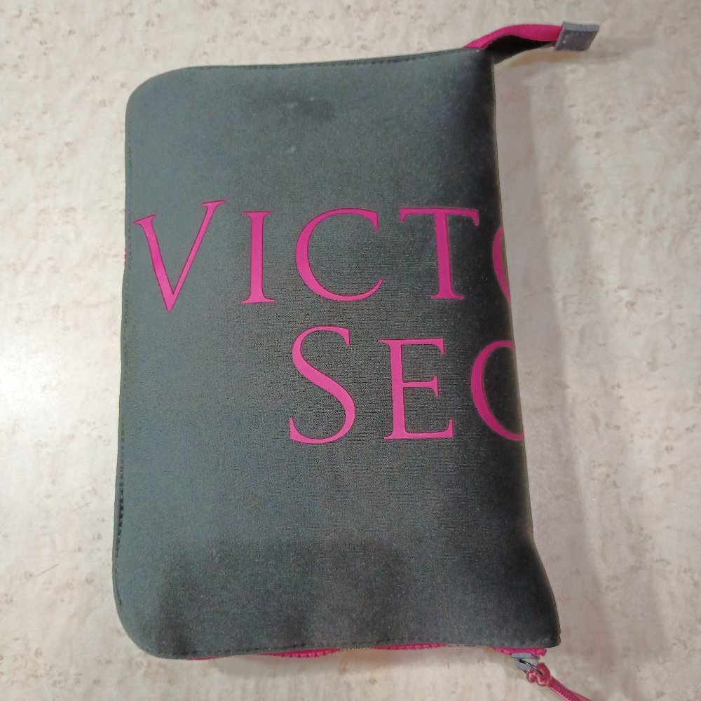 Victoria Secret large bag sport gym women's black & white